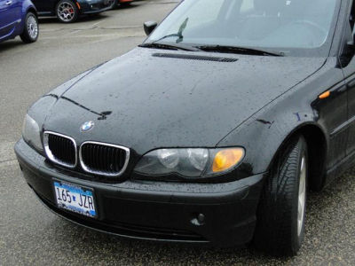 2004 BMW 325  xi