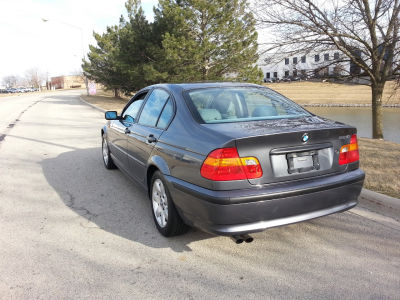 2002 BMW 325 i