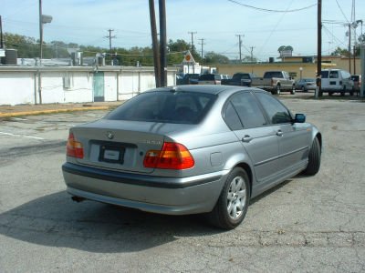 2004 BMW 325 i