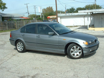 2004 BMW 325 i