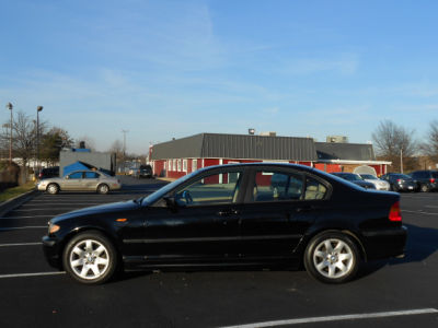 2002 BMW 325  i