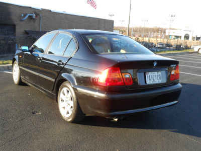 2002 BMW 325  i