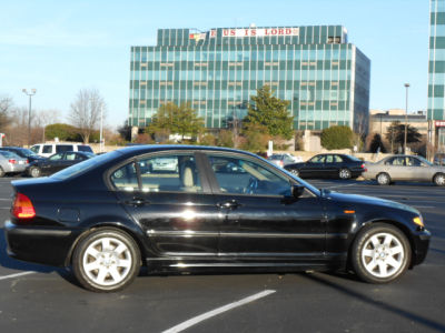 2002 BMW 325  i