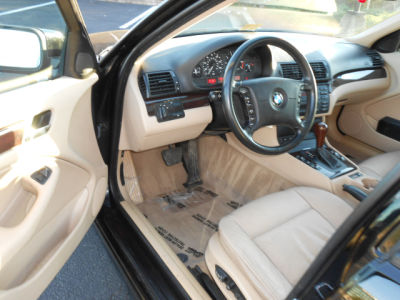 2002 BMW 325  i