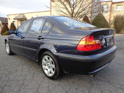 2004 BMW 325  xi