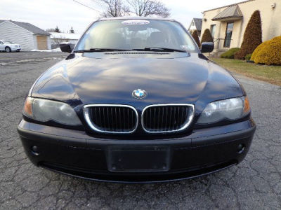 2004 BMW 325  xi