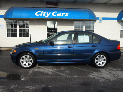 2004 BMW 325  i