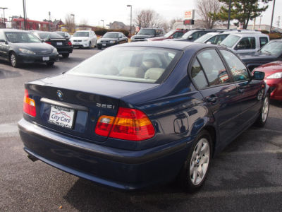 2004 BMW 325  i