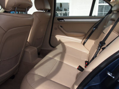 2004 BMW 325  i
