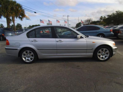 2002 BMW 325  i