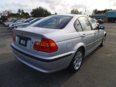 2002 BMW 325  i