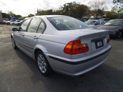2002 BMW 325  i