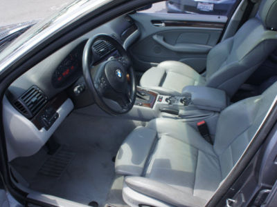 2001 BMW 325  i