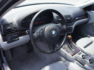 2001 BMW 325  i