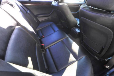 2005 BMW 325  i