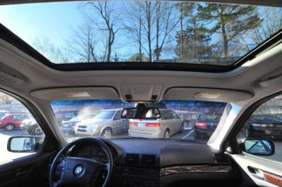 2005 BMW 325  i