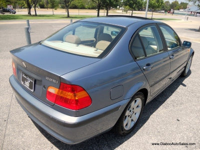 2003 BMW 325  i