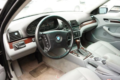 2005 BMW 325  i