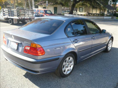 2001 BMW 325  i