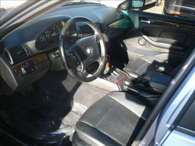 2001 BMW 325  i