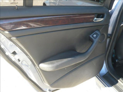2001 BMW 325  i