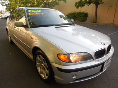 2003 BMW 325  i