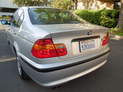 2003 BMW 325 i