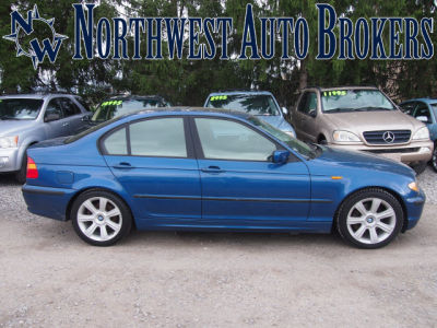 2002 BMW 325  i