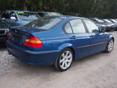 2002 BMW 325  i