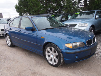 2002 BMW 325  i