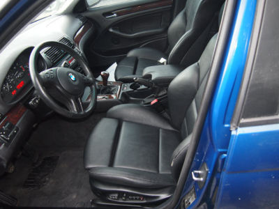 2002 BMW 325  i