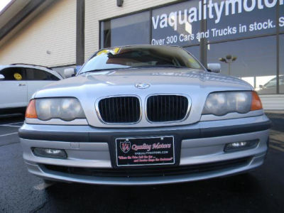 2001 BMW 325  i