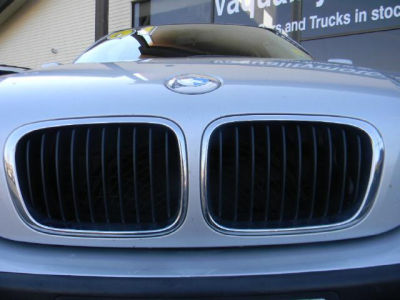 2001 BMW 325  i