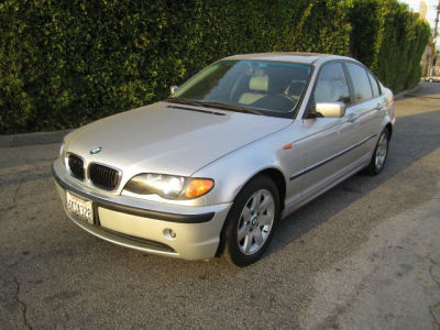 2002 BMW 325  i