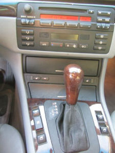 2002 BMW 325  i