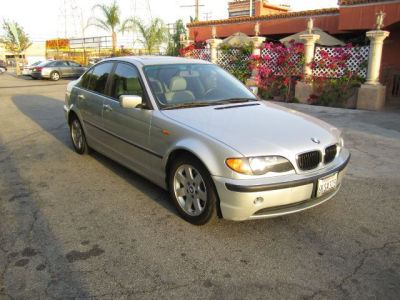 2002 BMW 325  i
