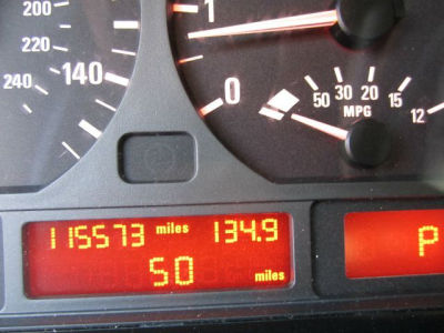 2002 BMW 325  i