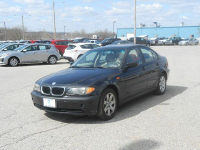 2002 BMW 325  xi