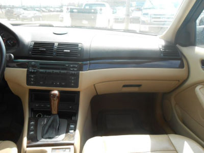 2002 BMW 325 xi