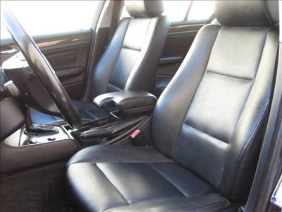 2005 BMW 325 i