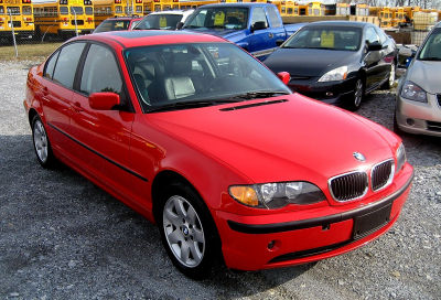 2003 BMW 325  xi