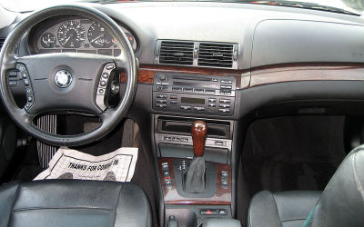 2003 BMW 325 xi