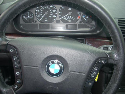 2003 BMW 325 i