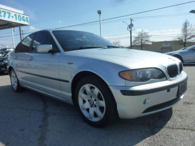 2004 BMW 325  i