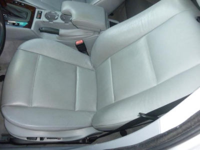 2004 BMW 325  i