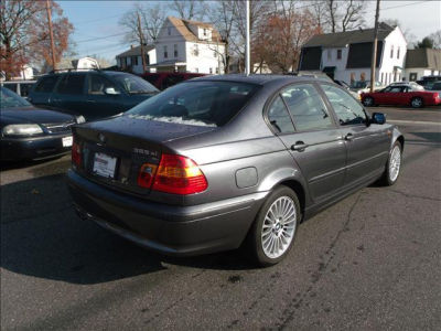 2002 BMW 325  xi