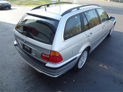 2001 BMW 325 i