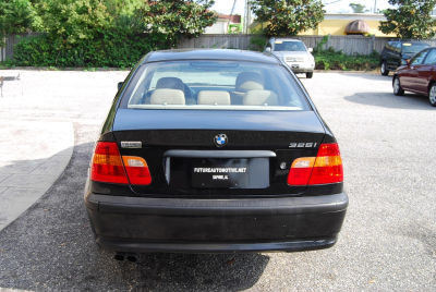 2004 BMW 325  i