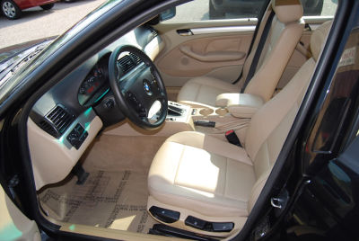 2004 BMW 325  i