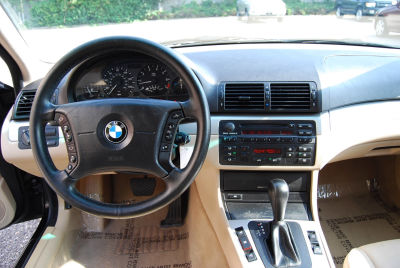 2004 BMW 325  i